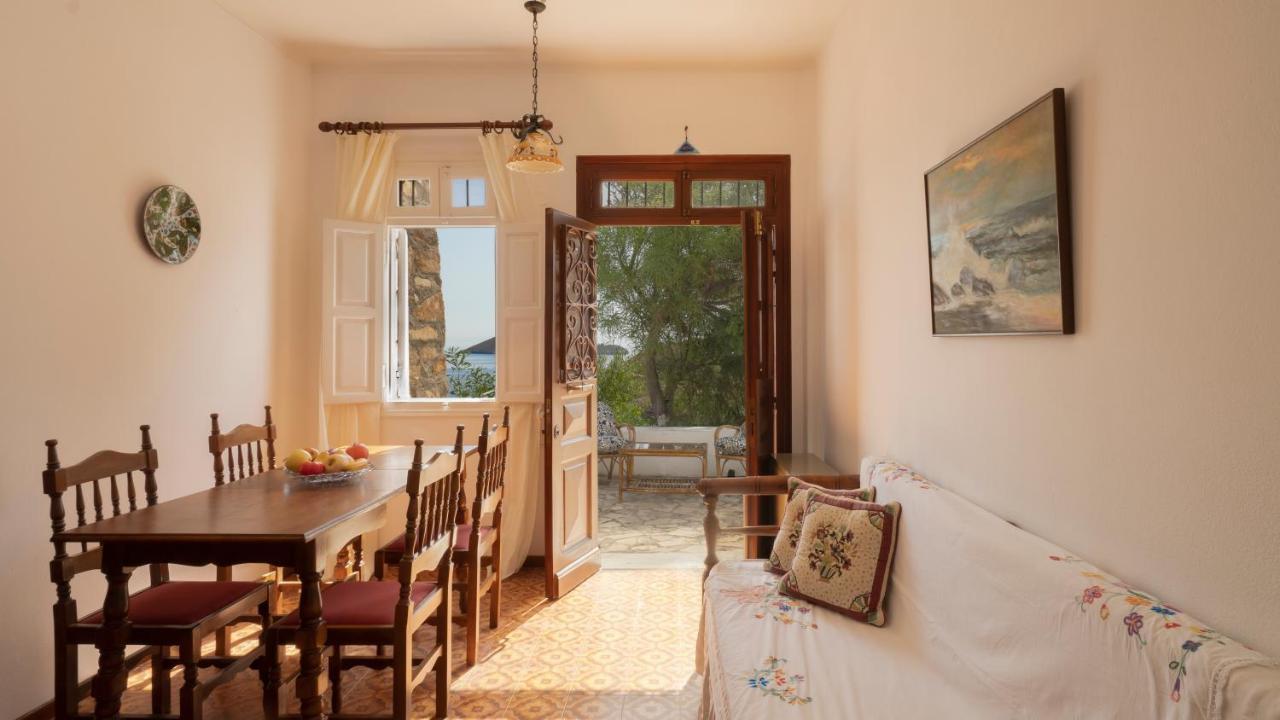 Ivi Beach Front Villa, Leros Vromolithos Екстериор снимка