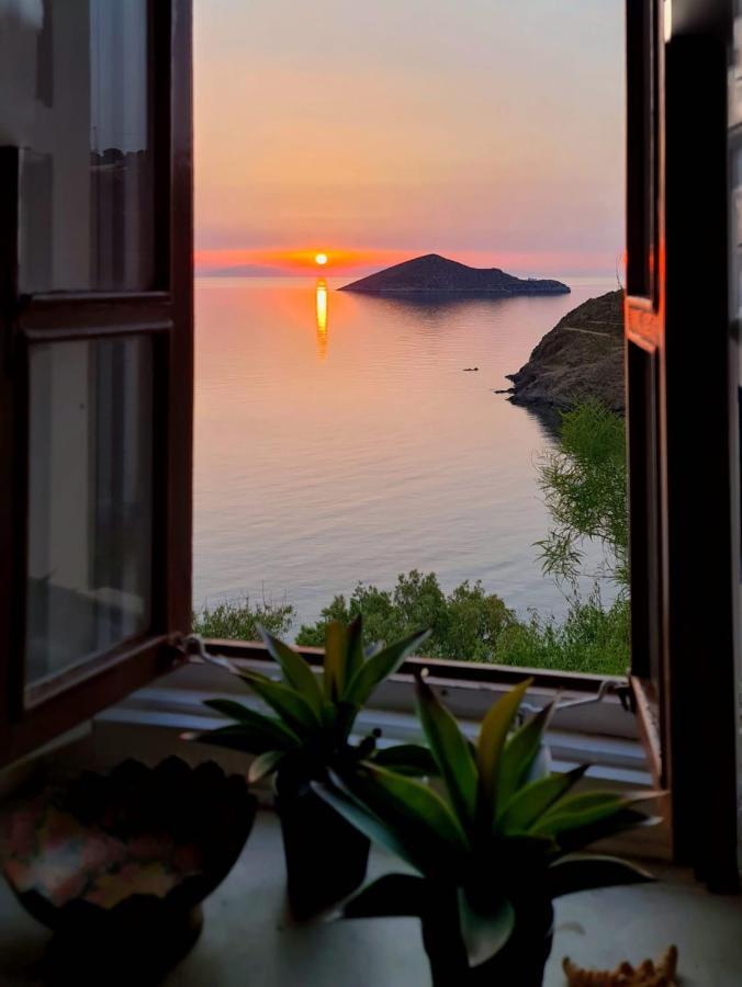 Ivi Beach Front Villa, Leros Vromolithos Екстериор снимка